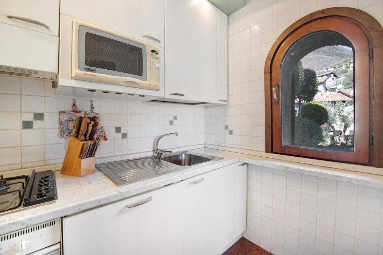 Lake View Apartment Gardone Riviera Exterior photo